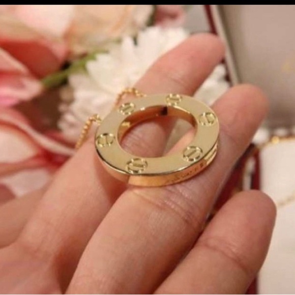 Engraved 750/18k Gold filled Circle Pendant Necklace - Women Jewelry - Picture 2 of 6